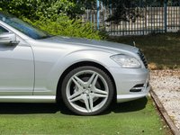 USED 2013 13 MERCEDES-BENZ S-CLASS 3.0 S350L V6 BlueTEC AMG Sport Edition Saloon 4dr Diesel G-Tronic+ Euro 6 (s/s) (258 ps) A ONE PREVIOUS OWNER EXAMPLE OF THE LUXURIOUSLY APPOINTED LONG  WHEEL BASE MODEL WITH LOWER VED OF JUST &pound;325 PER YEAR AND TWIN PANORAMIC SUNROOFS