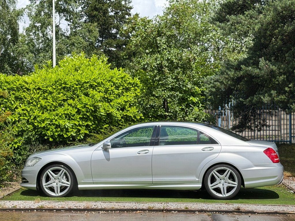 USED 2013 13 MERCEDES-BENZ S-CLASS 3.0 S350L V6 BlueTEC AMG Sport Edition Saloon 4dr Diesel G-Tronic+ Euro 6 (s/s) (258 ps) A ONE PREVIOUS OWNER EXAMPLE OF THE LUXURIOUSLY APPOINTED LONG  WHEEL BASE MODEL WITH LOWER VED OF JUST &pound;325 PER YEAR AND TWIN PANORAMIC SUNROOFS
