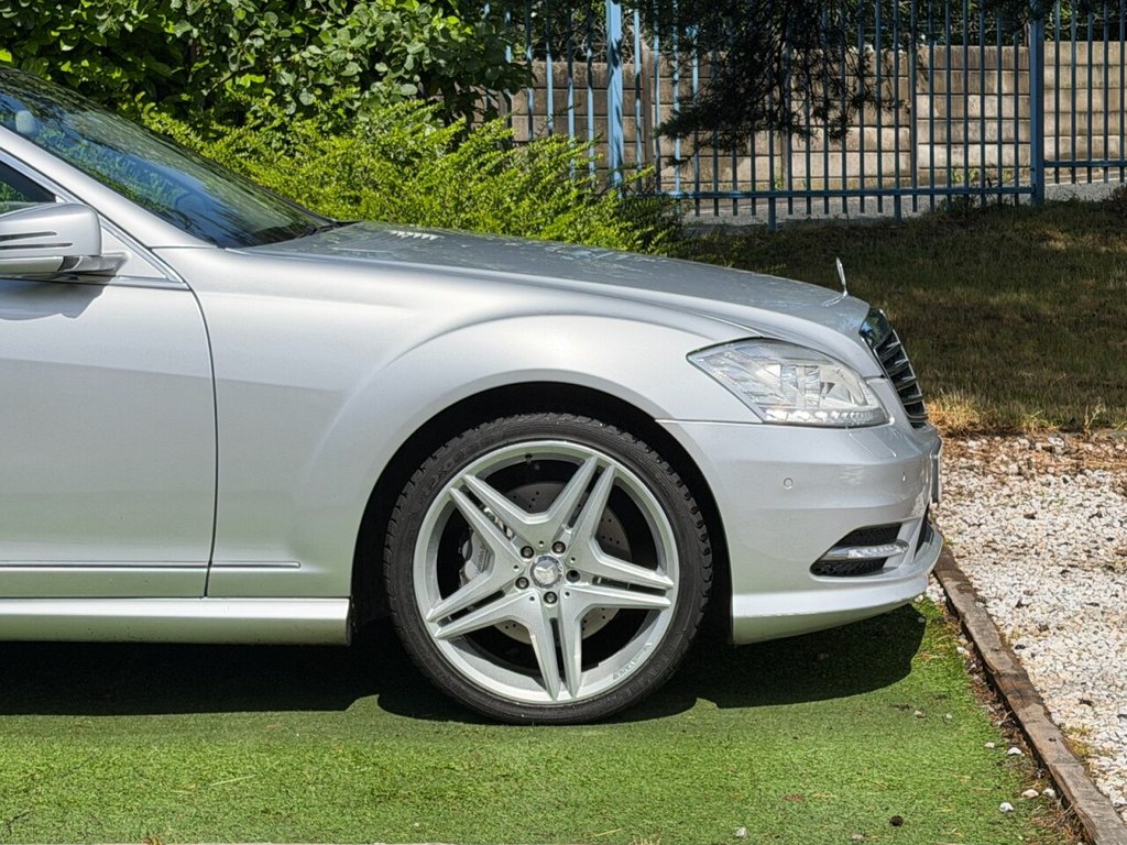 USED 2013 13 MERCEDES-BENZ S-CLASS 3.0 S350L V6 BlueTEC AMG Sport Edition Saloon 4dr Diesel G-Tronic+ Euro 6 (s/s) (258 ps) A ONE PREVIOUS OWNER EXAMPLE OF THE LUXURIOUSLY APPOINTED LONG  WHEEL BASE MODEL WITH LOWER VED OF JUST &pound;325 PER YEAR AND TWIN PANORAMIC SUNROOFS