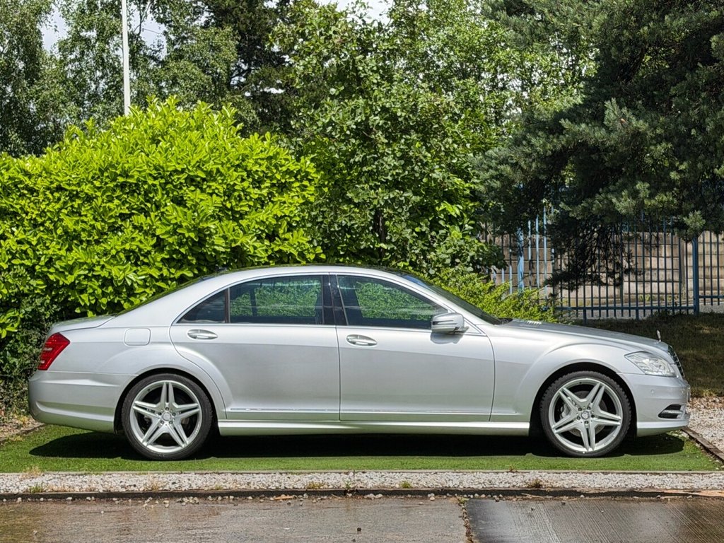 USED 2013 13 MERCEDES-BENZ S-CLASS 3.0 S350L V6 BlueTEC AMG Sport Edition Saloon 4dr Diesel G-Tronic+ Euro 6 (s/s) (258 ps) A ONE PREVIOUS OWNER EXAMPLE OF THE LUXURIOUSLY APPOINTED LONG  WHEEL BASE MODEL WITH LOWER VED OF JUST &pound;325 PER YEAR AND TWIN PANORAMIC SUNROOFS