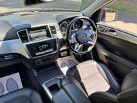 USED 2015 65 MERCEDES-BENZ M-CLASS 2.1 ML250 BlueTEC AMG Line SUV 5dr Diesel G-Tronic 4WD Euro 6 (s/s) (204 ps) ** PANORAMIC SUNROOF **