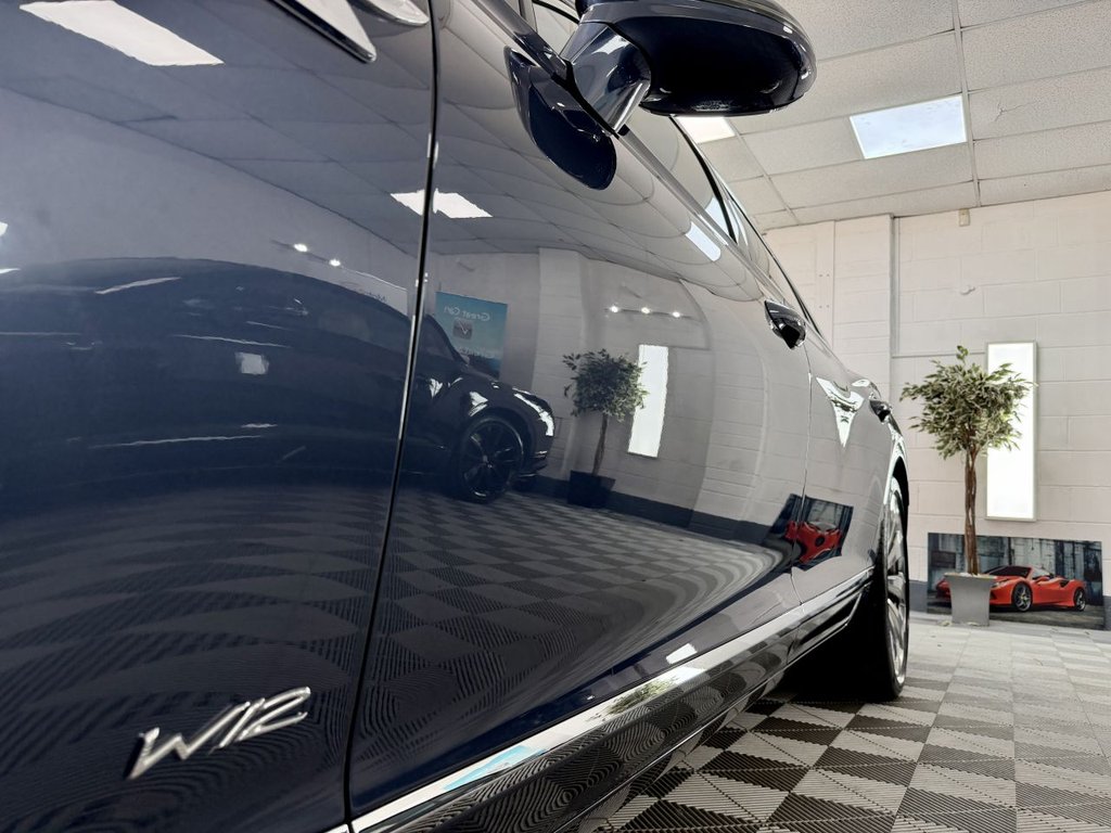 USED 2020 20 BENTLEY FLYING SPUR 6.0 W12 Saloon 4dr Petrol Auto 4WD Euro 6 (635 ps) 