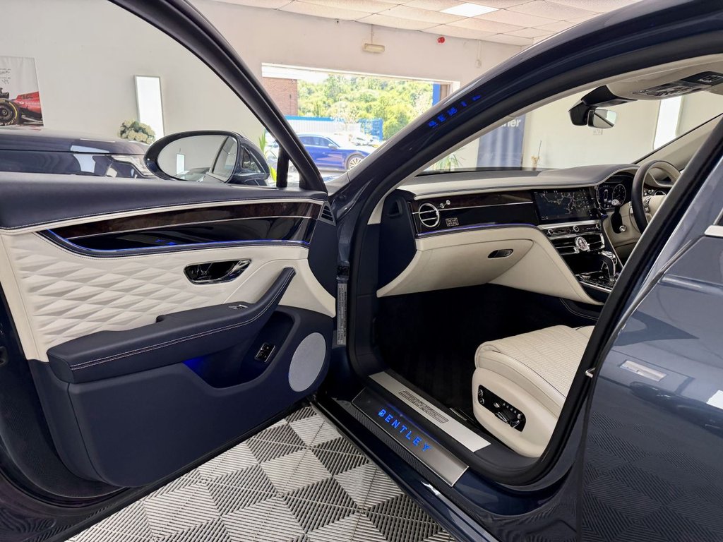 USED 2020 20 BENTLEY FLYING SPUR 6.0 W12 Saloon 4dr Petrol Auto 4WD Euro 6 (635 ps) 
