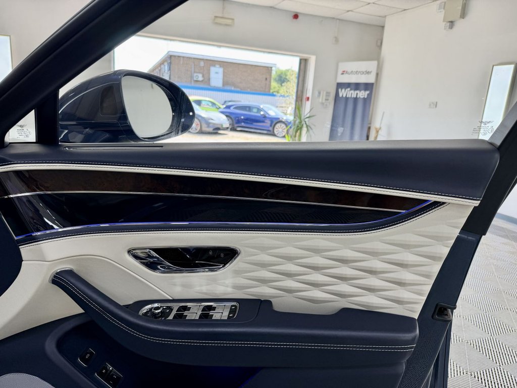 USED 2020 20 BENTLEY FLYING SPUR 6.0 W12 Saloon 4dr Petrol Auto 4WD Euro 6 (635 ps) 
