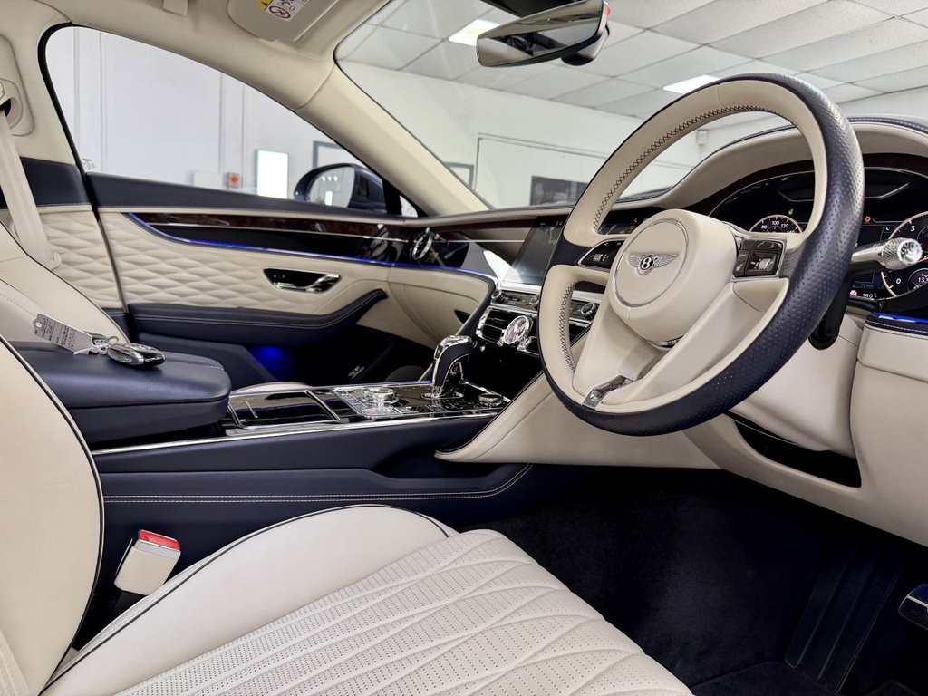 USED 2020 20 BENTLEY FLYING SPUR 6.0 W12 Saloon 4dr Petrol Auto 4WD Euro 6 (635 ps) 