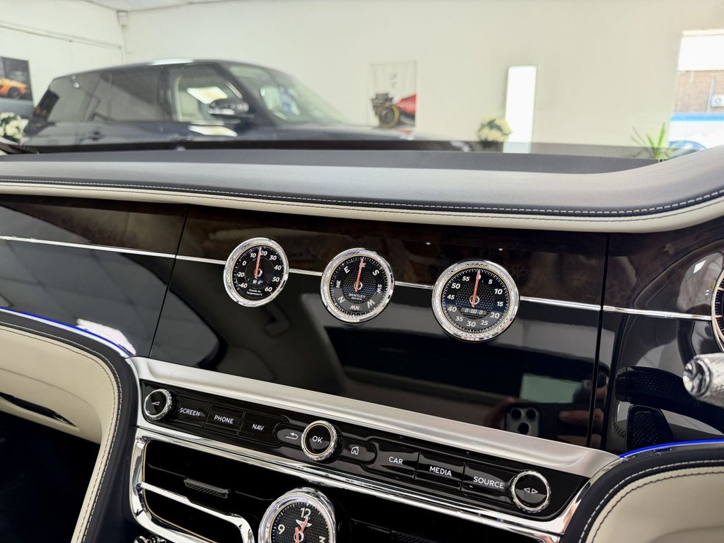 USED 2020 20 BENTLEY FLYING SPUR 6.0 W12 Saloon 4dr Petrol Auto 4WD Euro 6 (635 ps) 