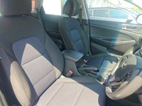 USED 2018 68 HYUNDAI TUCSON 2.0 CRDi SE Nav SUV 5dr Diesel Auto 4WD Euro 6 (136 ps) *VERY LOW MILEAGE*