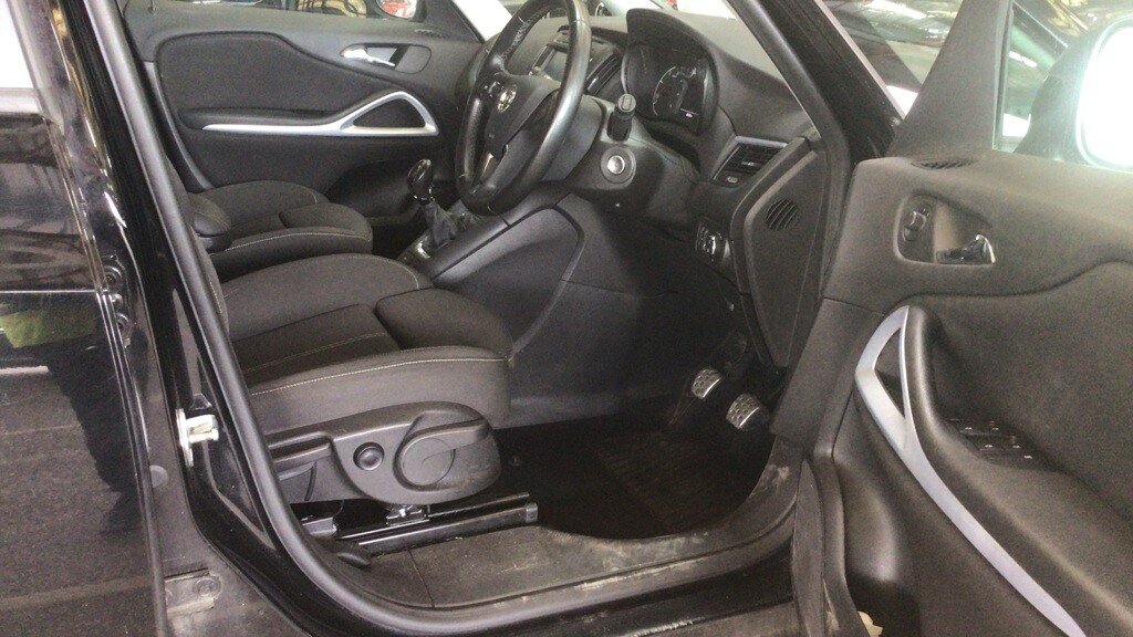 USED 2018 68 VAUXHALL ZAFIRA TOURER 2.0 CDTi SRi MPV 5dr Diesel Manual Euro 6 (s/s) (170 ps) APPLE CAR PLAY AND ANDROID AUTO