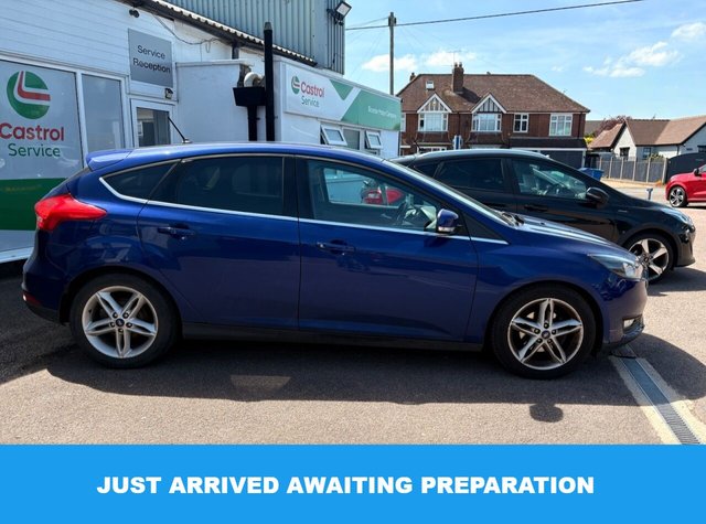 2017 FORD FOCUS 2017 1.0T ECOBOOST ZETEC EDITION HATCHBACK 5DR PETROL MANUAL EURO 6 S... photo