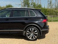 USED 2019 69 VOLKSWAGEN TIGUAN 2.0 TDI R-Line Tech SUV 5dr Diesel Manual Euro 6 (s/s) (150 ps) 