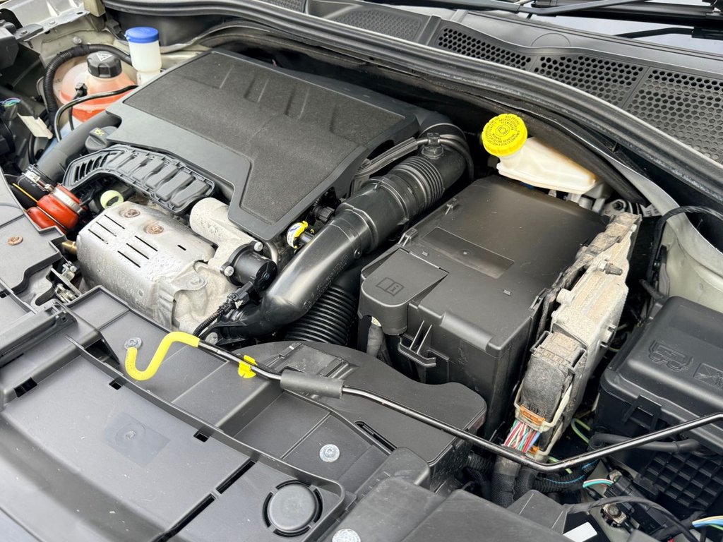 USED 2019 68 CITROEN C4 CACTUS 1.2 PureTech GPF Flair Hatchback 5dr Petrol EAT6 Euro 6 (s/s) (110 ps) PAN ROOF+APP CARPLAY+R/CAMERA+NAV