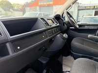 USED 2020 69 VOLKSWAGEN TRANSPORTER SHUTTLE 2.0 TDI SE Minibus Double Cab 5dr Diesel DSG FWD SWB Euro 6 (s/s) (150 ps) *NO VAT~FRESH MOT+ACCESS RAMP*