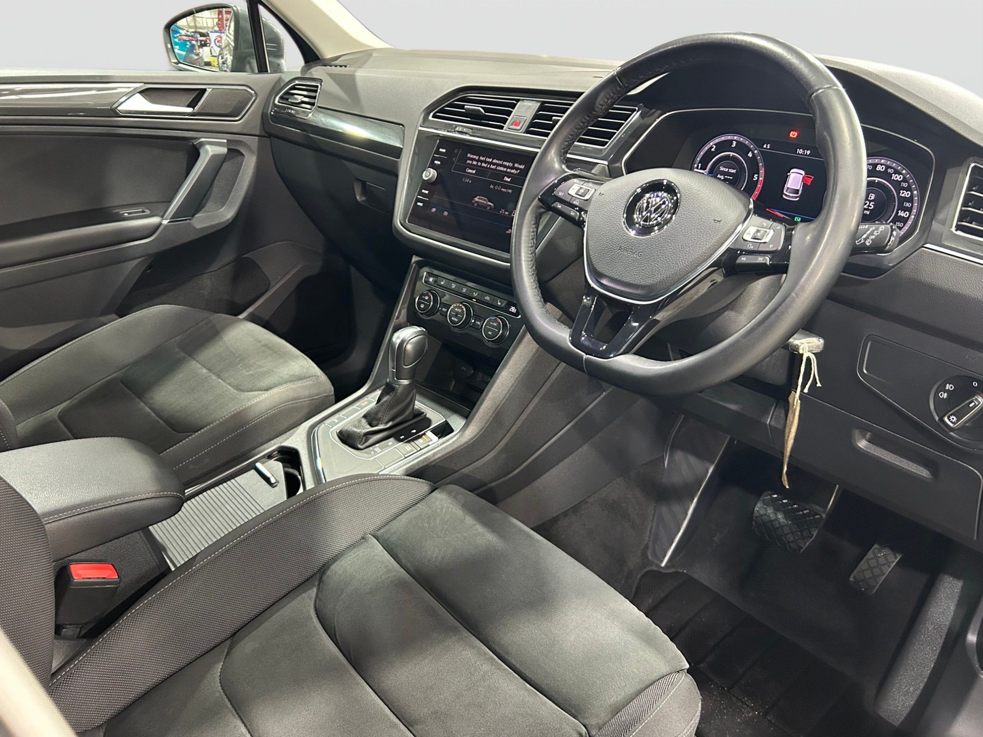 USED 2018 18 VOLKSWAGEN TIGUAN 2.0 TDI SEL SUV 5dr Diesel DSG Euro 6 (s/s) (150 ps) 