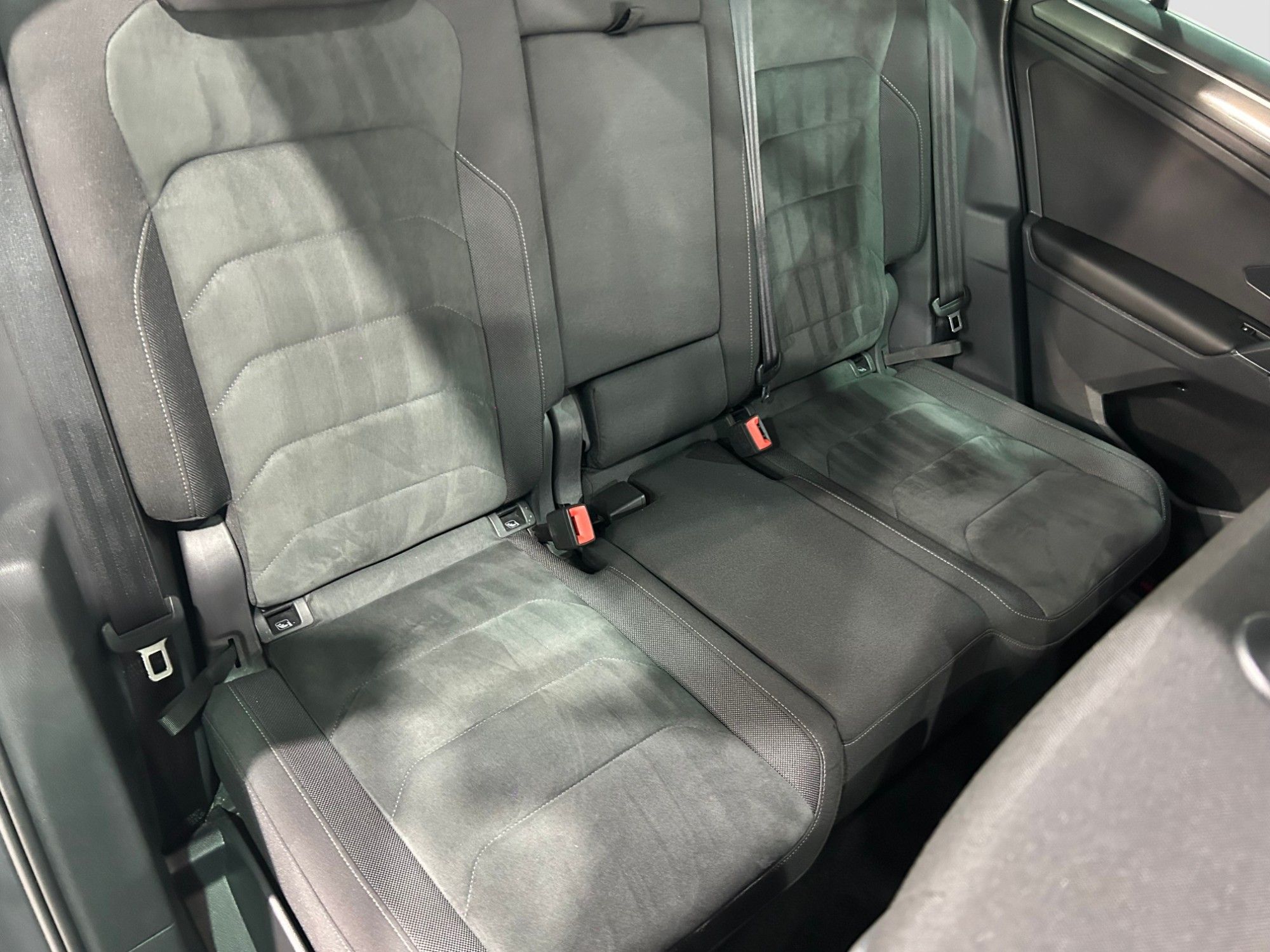 USED 2018 18 VOLKSWAGEN TIGUAN 2.0 TDI SEL SUV 5dr Diesel DSG Euro 6 (s/s) (150 ps) 