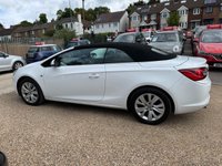 USED 2015 15 VAUXHALL CASCADA 1.4T SE Convertible 2dr Petrol Manual Euro 5 (s/s) (140 ps) One Owner * Low Miles * FSH * Great car for the Summer!