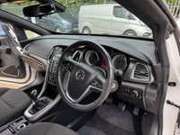 USED 2015 15 VAUXHALL CASCADA 1.4T SE Convertible 2dr Petrol Manual Euro 5 (s/s) (140 ps) One Owner * Low Miles * FSH * Great car for the Summer!