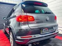 USED 2015 65 VOLKSWAGEN TIGUAN 2.0 TDI BlueMotion Tech R-Line Edition SUV 5dr Diesel DSG 4WD Euro 6 (s/s) (184 ps) 