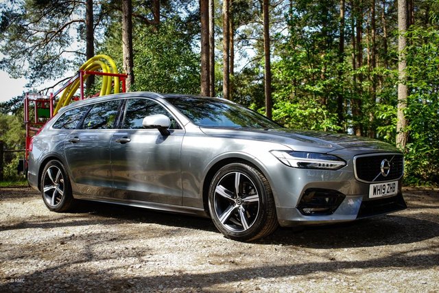 View our VOLVO V90