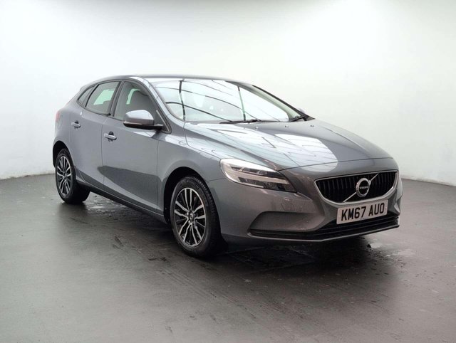 USED 2017 67 VOLVO V40 1.5 V40 Momentum Nav+ T2 Auto 5dr CLICK+COLLECT / HOME DELIVERY