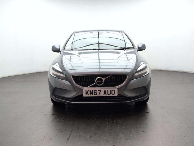 USED 2017 67 VOLVO V40 1.5 V40 Momentum Nav+ T2 Auto 5dr CLICK+COLLECT / HOME DELIVERY