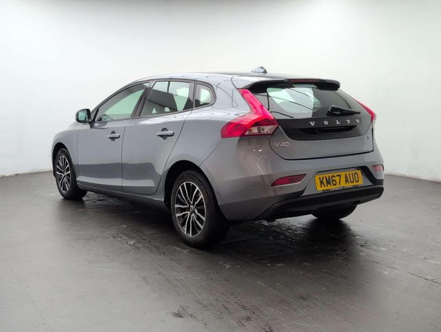 USED 2017 67 VOLVO V40 1.5 V40 Momentum Nav+ T2 Auto 5dr CLICK+COLLECT / HOME DELIVERY
