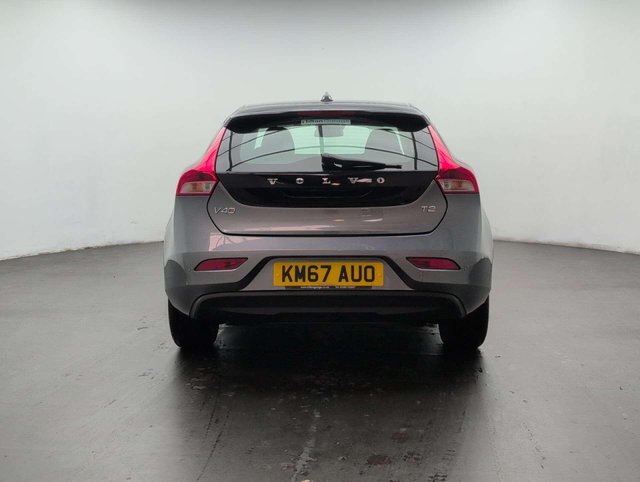 USED 2017 67 VOLVO V40 1.5 V40 Momentum Nav+ T2 Auto 5dr CLICK+COLLECT / HOME DELIVERY