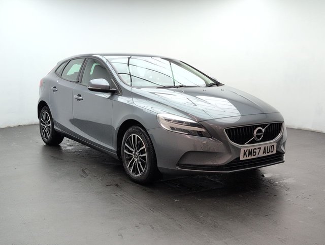 USED 2017 67 VOLVO V40 1.5 V40 Momentum Nav+ T2 Auto 5dr CLICK+COLLECT / HOME DELIVERY
