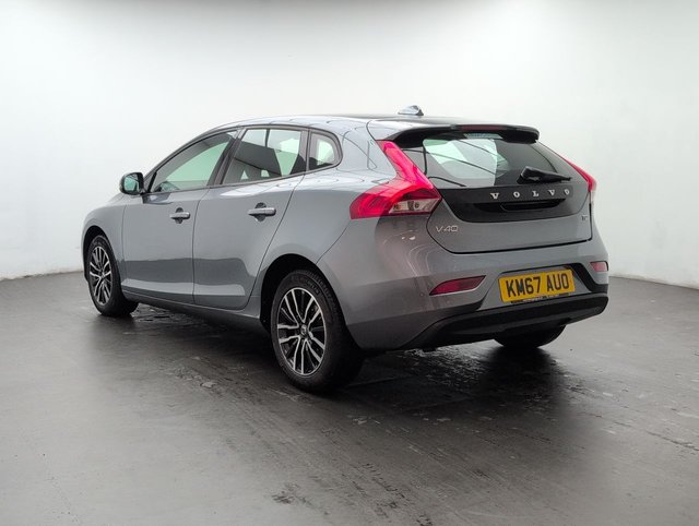 USED 2017 67 VOLVO V40 1.5 V40 Momentum Nav+ T2 Auto 5dr CLICK+COLLECT / HOME DELIVERY
