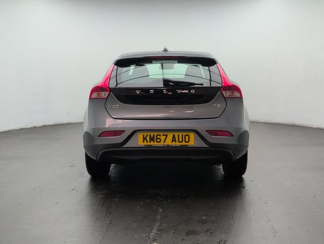 USED 2017 67 VOLVO V40 1.5 V40 Momentum Nav+ T2 Auto 5dr CLICK+COLLECT / HOME DELIVERY