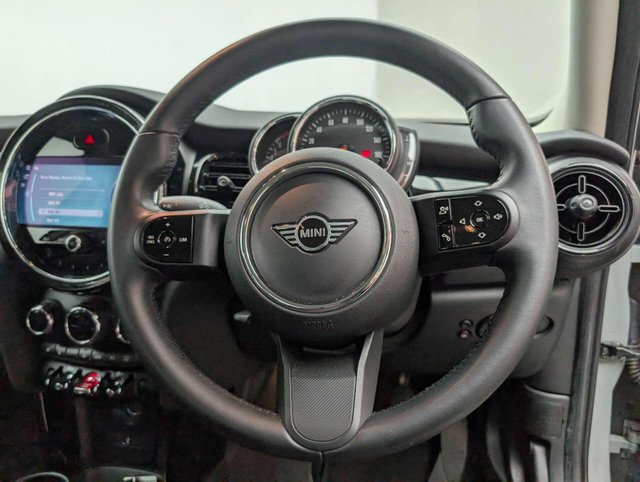 USED 2022 22 MINI HATCH 1.5 Cooper Classic 5dr CLICK+COLLECT / HOME DELIVERY