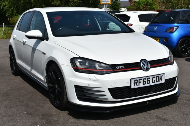 View our VOLKSWAGEN GOLF