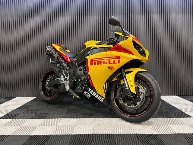 View our YAMAHA R1