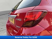 USED 2015 15 TOYOTA YARIS 1.5 VVT-h Icon Hatchback 5dr Petrol Hybrid E-CVT Euro 6 (101 ps) HPI CLR, SATNAV, REVCAM