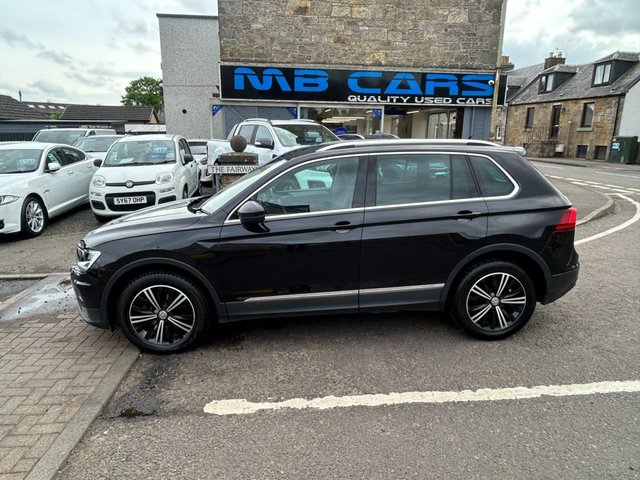 View our Volkswagen Tiguan 2.0 TDI SE Navigation SUV 5dr Diesel Manual 4Motion Euro 6 (s/s) (150 ps)