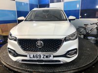 USED 2020 69 MG MG HS 1.5 T-GDI Exclusive SUV 5dr Petrol DCT Euro 6 (s/s) (162 ps) A  truly stunning example of this very highly sought after very low mileage Ulez compliant automatic Suv finished in Pearl White complimented with 18" alloys .This vehicle comes fully serviced with full mot ,and comes equipped with panoramic glass roof with sunroof ,power tailgate ,full black leather heated and electric seats ,rear parking sensors with reverse camera ,auto lights and wipers .power folding mirrors  ,Blue tooth connectivity ,Dab stereo with usb inputs .onboard computer adaptive cr