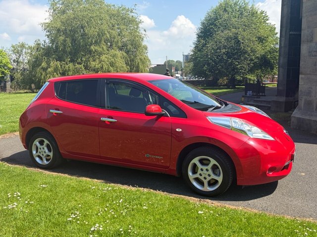 View our NISSAN LEAF