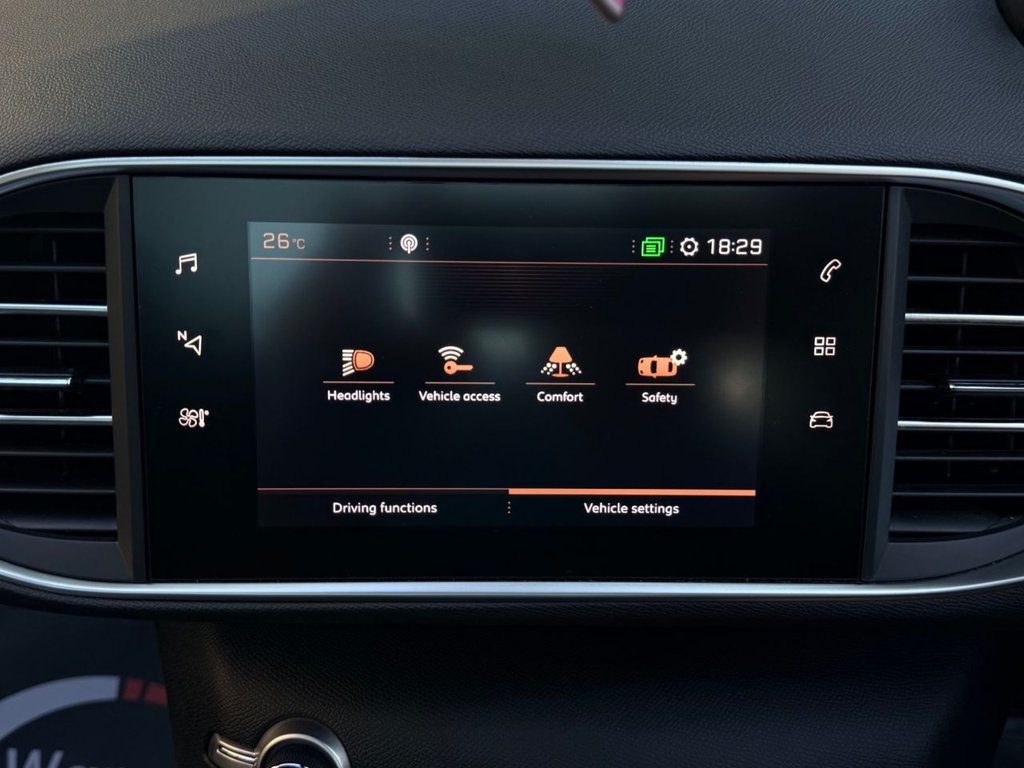 USED 2019 19 PEUGEOT 308 1.2 PureTech Tech Edition Hatchback 5dr Petrol EAT Euro 6 (s/s) (130 ps) PAN ROOF-R/CAMERA-APPLE CARPLAY