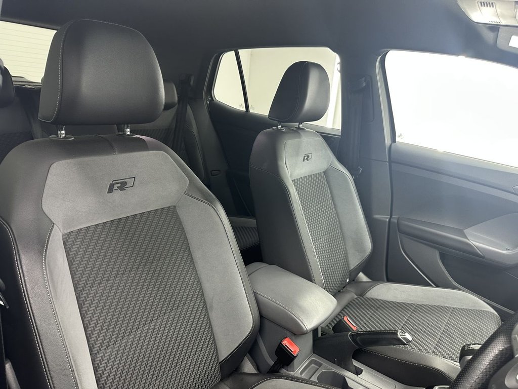 2019 Volkswagen T-CROSS — image 2
