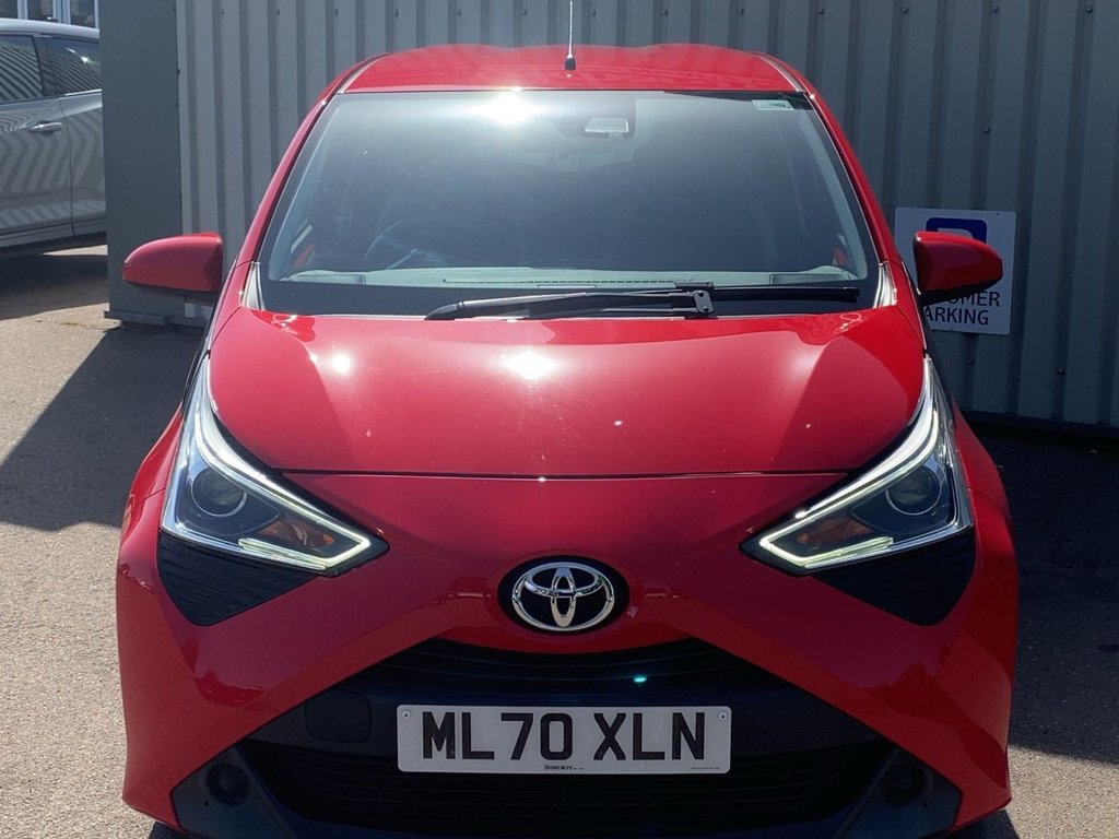 USED 2020 70 TOYOTA AYGO 1.0 VVT-i x-play Hatchback 5dr Petrol x-shift Euro 6 (Safety Sense) (71 ps) 7"TOUCH SCREEN+AUTO+LED LIGHTS