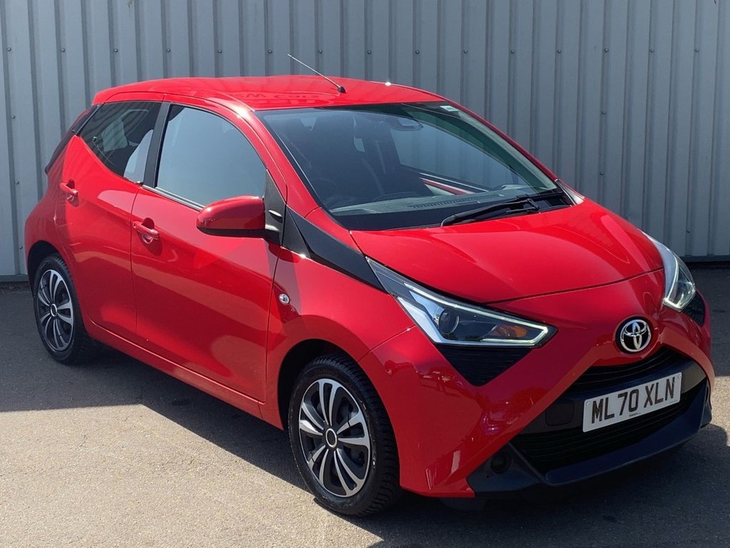 USED 2020 70 TOYOTA AYGO 1.0 VVT-i x-play Hatchback 5dr Petrol x-shift Euro 6 (Safety Sense) (71 ps) 7"TOUCH SCREEN+AUTO+LED LIGHTS