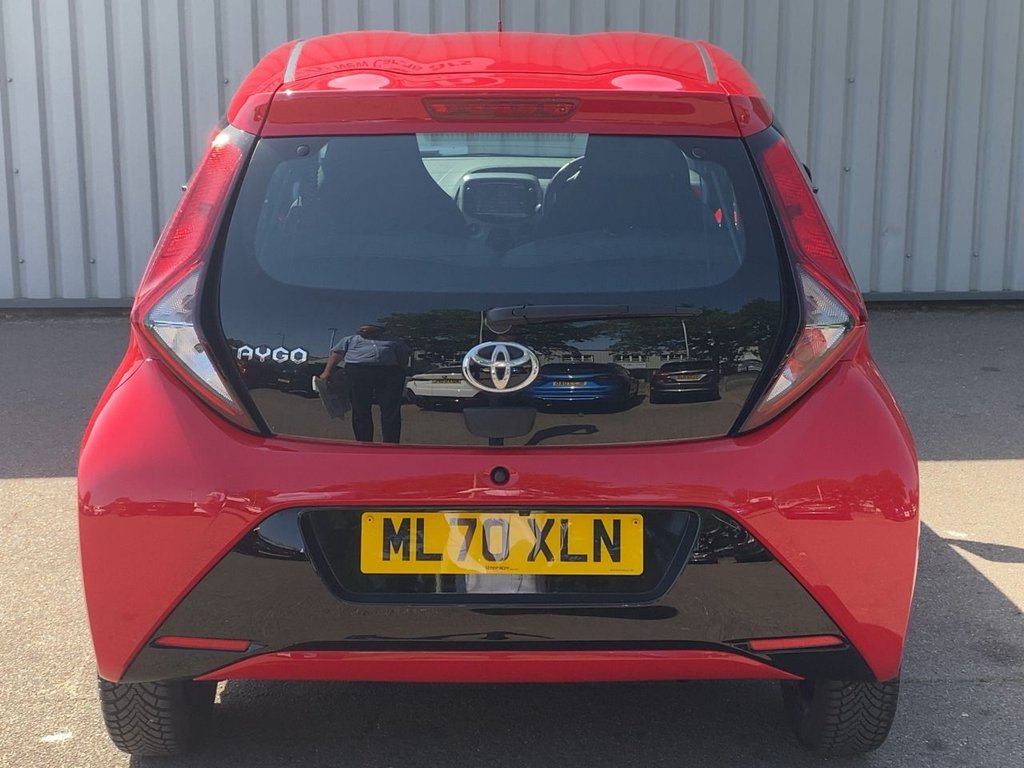 USED 2020 70 TOYOTA AYGO 1.0 VVT-i x-play Hatchback 5dr Petrol x-shift Euro 6 (Safety Sense) (71 ps) 7"TOUCH SCREEN+AUTO+LED LIGHTS