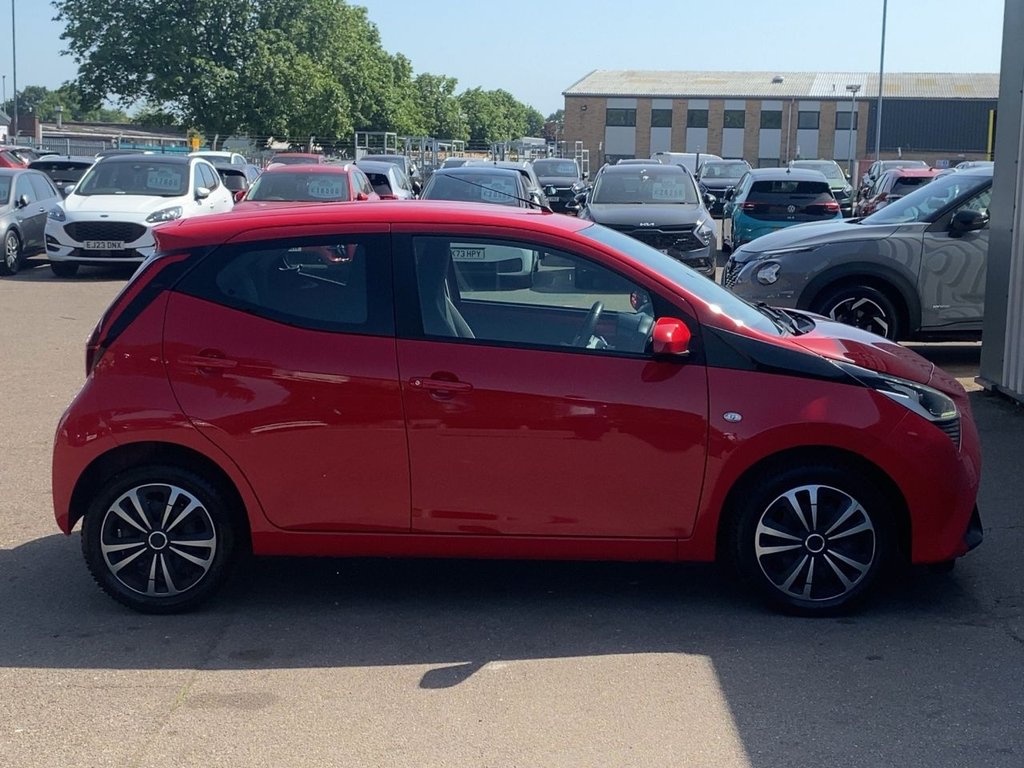 USED 2020 70 TOYOTA AYGO 1.0 VVT-i x-play Hatchback 5dr Petrol x-shift Euro 6 (Safety Sense) (71 ps) 7"TOUCH SCREEN+AUTO+LED LIGHTS