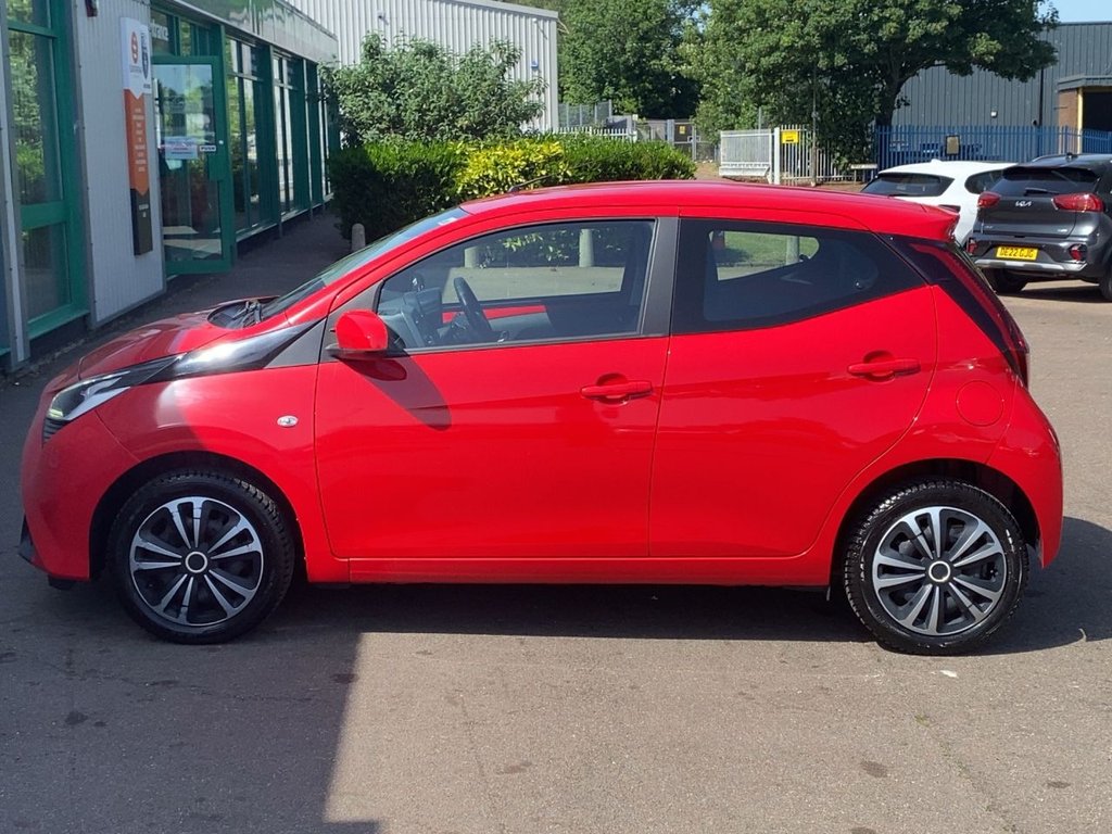 USED 2020 70 TOYOTA AYGO 1.0 VVT-i x-play Hatchback 5dr Petrol x-shift Euro 6 (Safety Sense) (71 ps) 7"TOUCH SCREEN+AUTO+LED LIGHTS