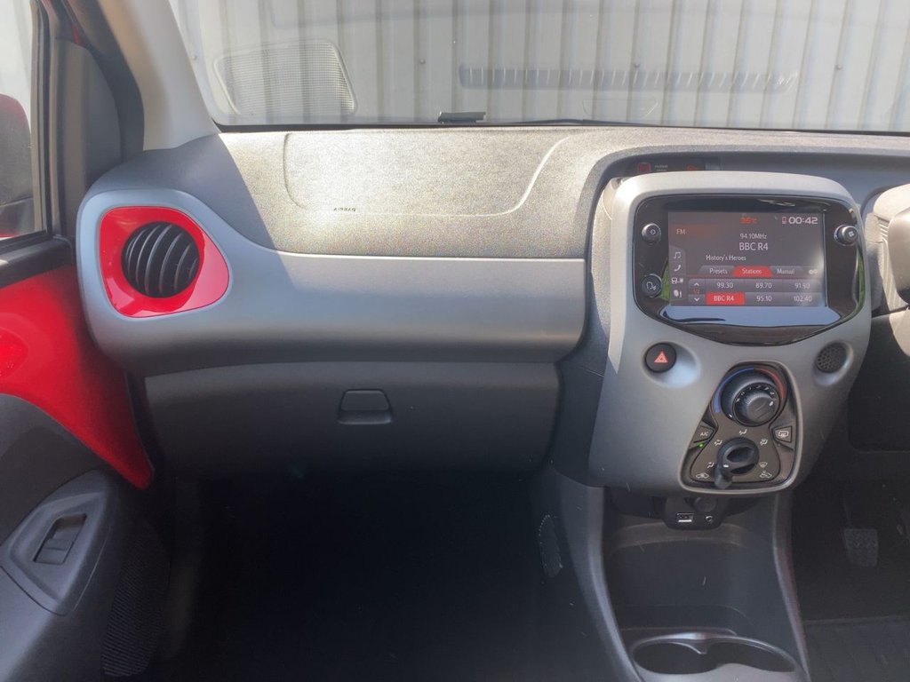 USED 2020 70 TOYOTA AYGO 1.0 VVT-i x-play Hatchback 5dr Petrol x-shift Euro 6 (Safety Sense) (71 ps) 7"TOUCH SCREEN+AUTO+LED LIGHTS