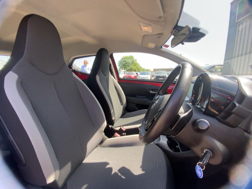 USED 2020 70 TOYOTA AYGO 1.0 VVT-i x-play Hatchback 5dr Petrol x-shift Euro 6 (Safety Sense) (71 ps) 7"TOUCH SCREEN+AUTO+LED LIGHTS