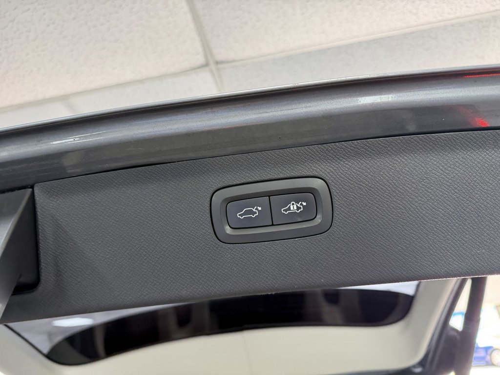 USED 2015 65 VOLVO XC90 2.0 D5 Momentum SUV 5dr Diesel Geartronic 4WD Euro 6 (s/s) (225 ps) 