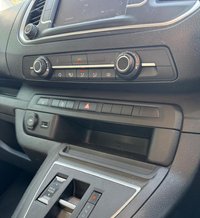 USED 2023 23 VAUXHALL Vivaro Life Electric 50kWh Combi MPV 5dr Electric Auto LWB (9 Seat, 11kW Charger) (136 ps) 
