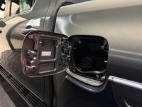 USED 2023 23 TOYOTA HI-LUX 2.8 D-4D Invincible X Pickup Double Cab 4dr Diesel Auto 4WD Euro 6 (s/s) (204 ps) Just been serviced at Toyota
