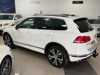 USED 2014 64 VOLKSWAGEN TOUAREG 3.0 TDI V6 BlueMotion Tech R-Line SUV 5dr Diesel Tiptronic 4WD Euro 6 (s/s) (262 ps) 