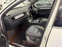 USED 2014 64 VOLKSWAGEN TOUAREG 3.0 TDI V6 BlueMotion Tech R-Line SUV 5dr Diesel Tiptronic 4WD Euro 6 (s/s) (262 ps) 